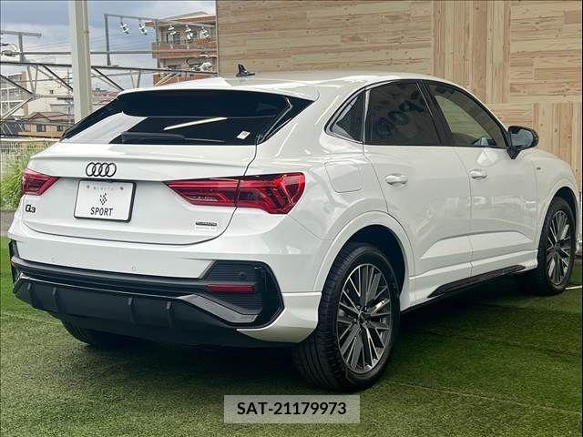 Audi Q3 2022-07 317875-16