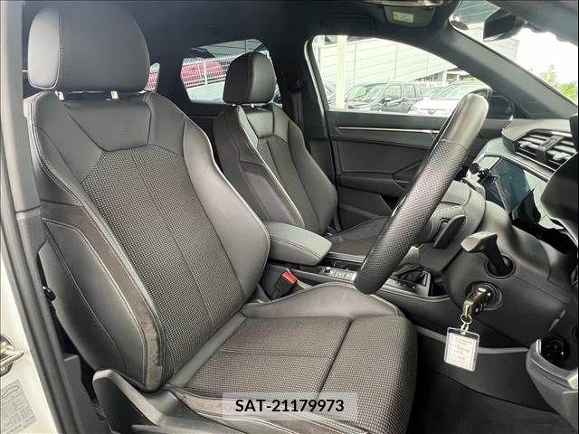 Audi Q3 2022-07 317875-4