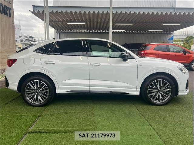 Audi Q3 2022-07 317875-14