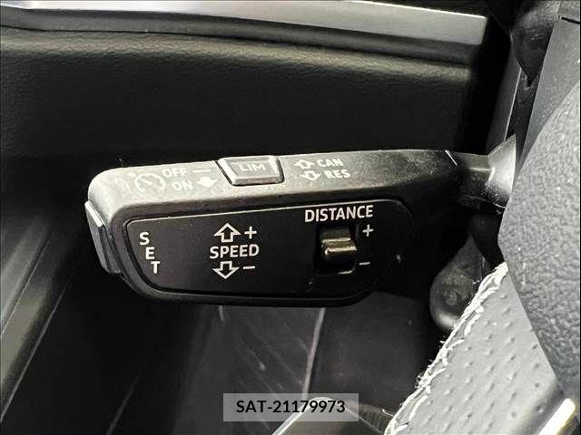 Audi Q3 2022-07 317875-10