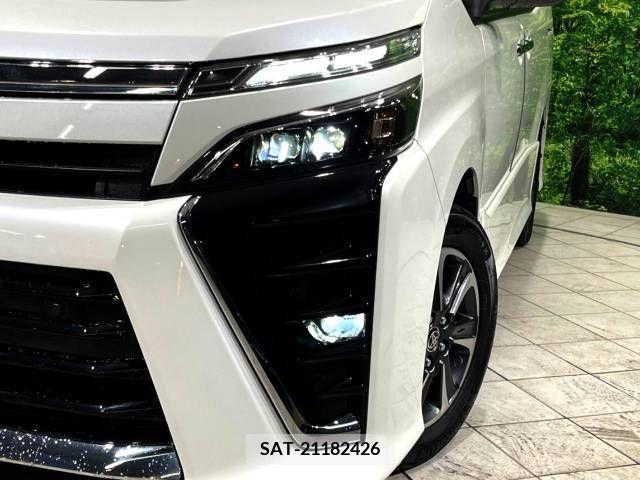 Toyota VOXY 2019-06 221056-10
