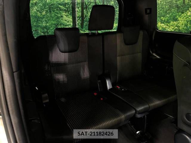 Toyota VOXY 2019-06 221056-14