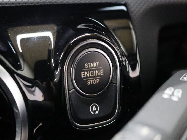 Mercedes Benz A-CLASS 2018-12 192702-15