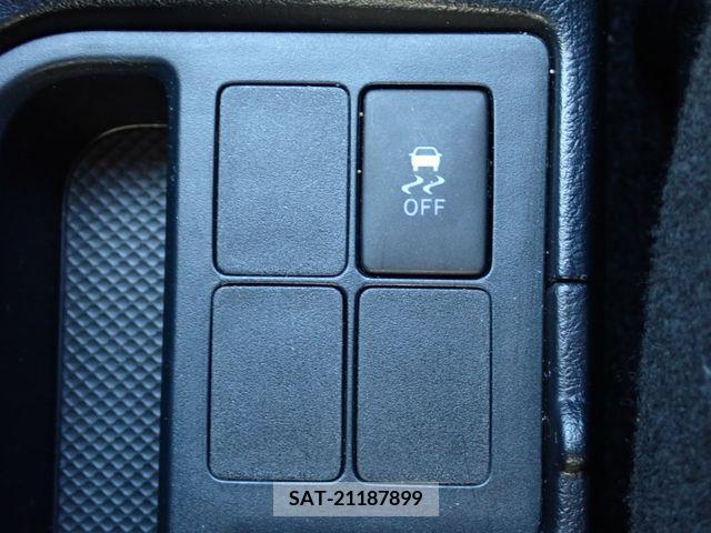 Toyota VITZ 2017-05 370133-8