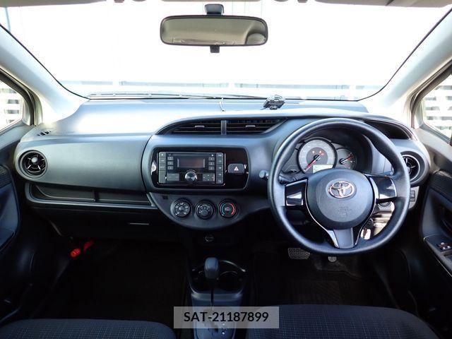 Toyota VITZ 2017-05 370133-1