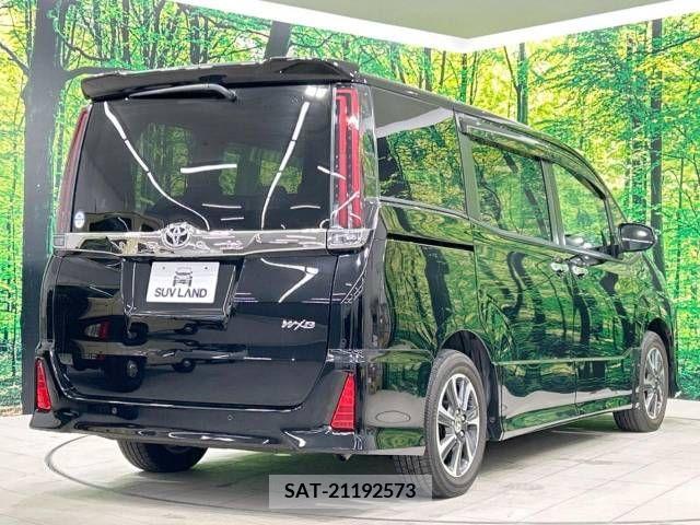 Toyota NOAH 2020-10 213678-18