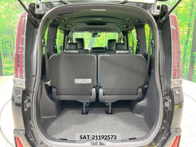Toyota NOAH 2020-10 213678-11