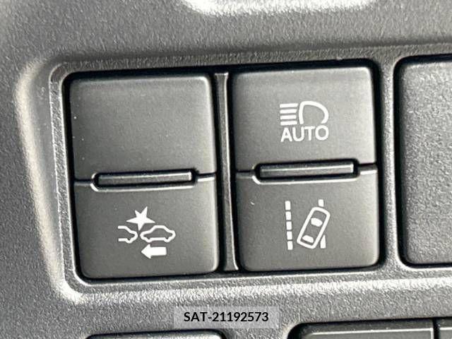 Toyota NOAH 2020-10 213678-5