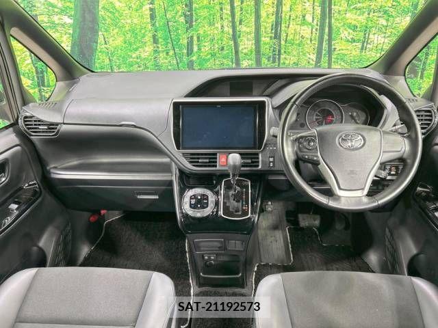 Toyota NOAH 2020-10 213678-1