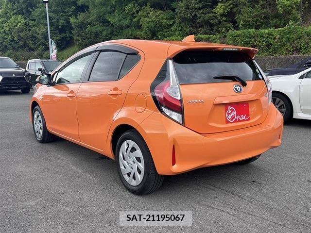 Toyota AQUA 2017-06 292108-6