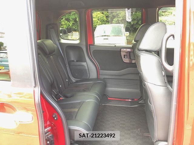 Honda N BOX CUSTOM 2018-04 307177-3