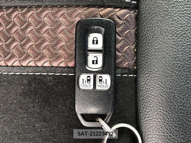 Honda N BOX CUSTOM 2018-04 307177-17