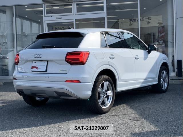 Audi Q2 2019-02 213271-1