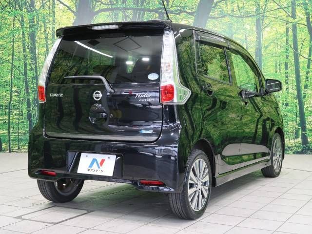Nissan DAYZ 2015-05 9818-17