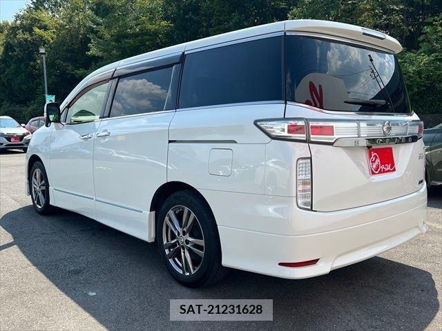 Nissan ELGRAND 2012-06 359723-19