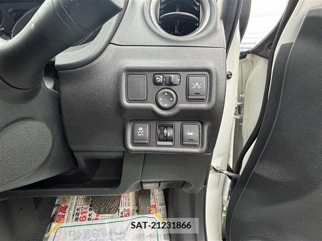 Nissan NOTE 2015-06 341406-27