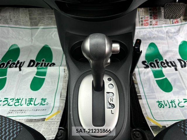 Nissan NOTE 2015-06 341406-24