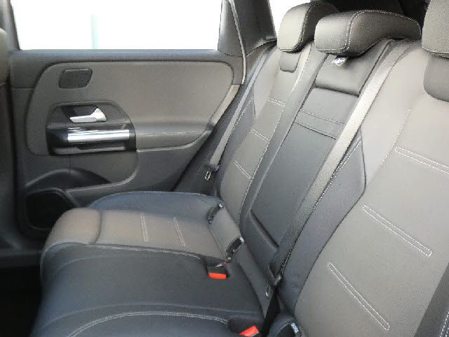 Mercedes Benz B-CLASS 2019-08 11080-3