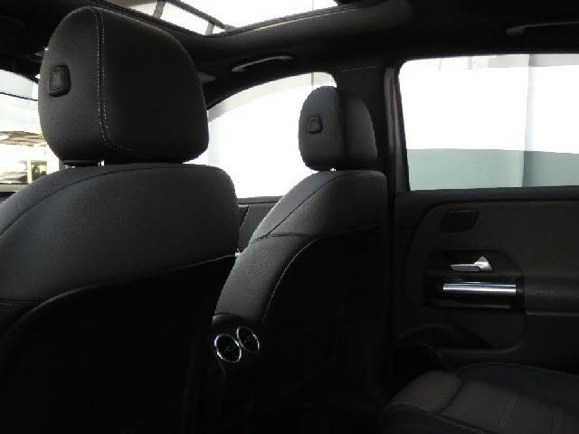 Mercedes Benz B-CLASS 2019-08 11080-26