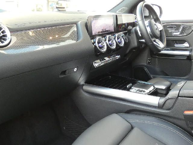 Mercedes Benz B-CLASS 2019-08 11080-1