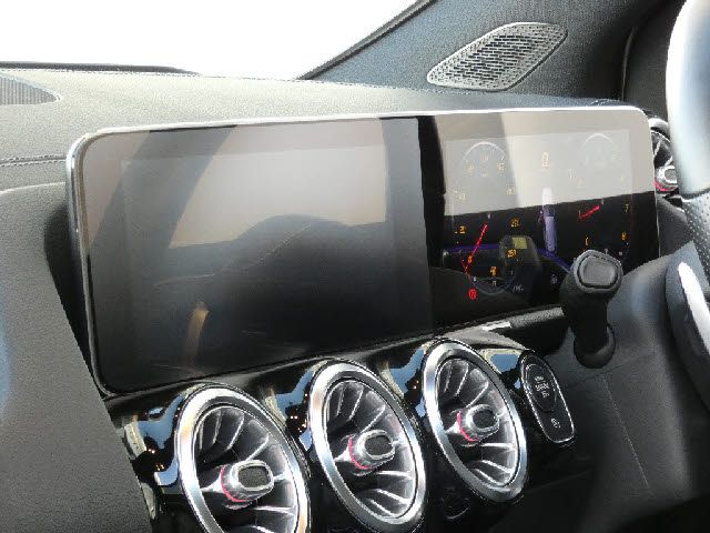 Mercedes Benz B-CLASS 2019-08 11080-9