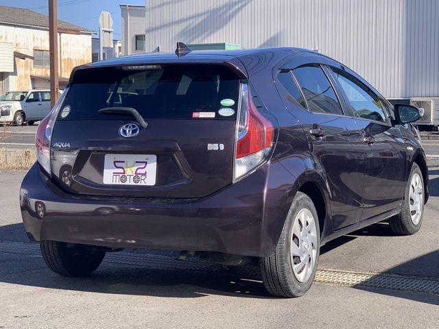 Toyota AQUA 2015-08 183019-7