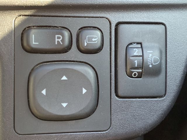Toyota AQUA 2015-08 183019-22