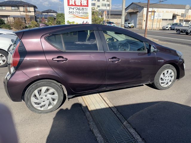 Toyota AQUA 2015-08 183019-4