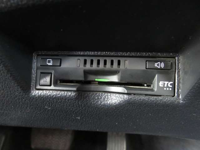 Toyota PRIUS 2018-05 2452-12