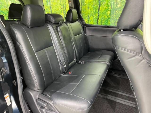 Toyota VOXY 2015-02 191833-9
