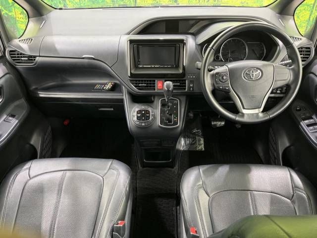 Toyota VOXY 2015-02 191833-1