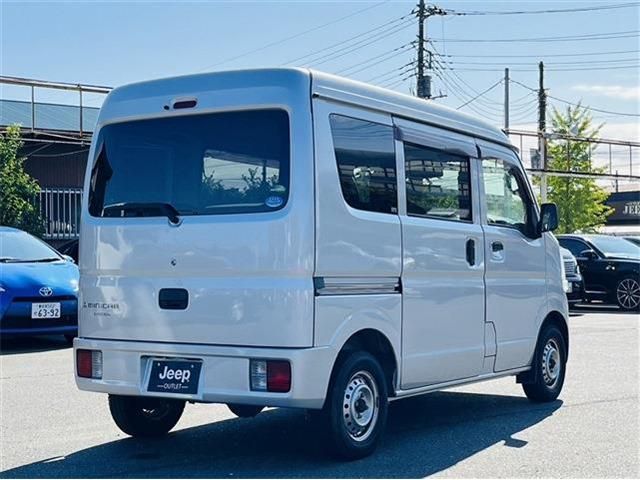 Mitsubishi MINICAB VAN 2016-09 21523-11