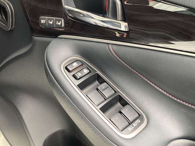 Toyota CROWN SEDAN 2017-01 23323-15