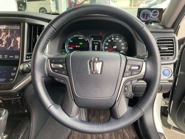 Toyota CROWN SEDAN 2017-01 23323-8