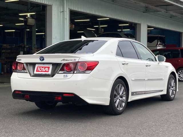 Toyota CROWN SEDAN 2017-01 23323-1