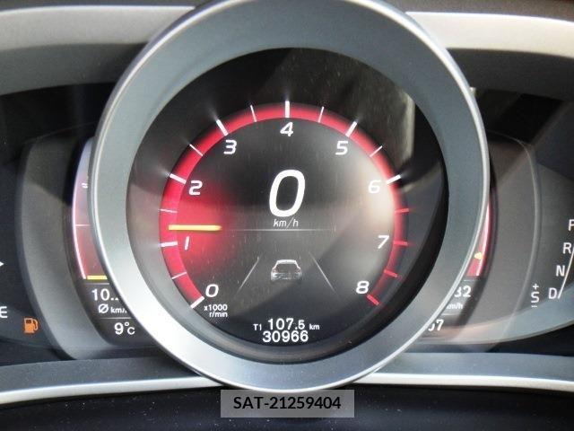 Volvo V40 2019-03 289696-10