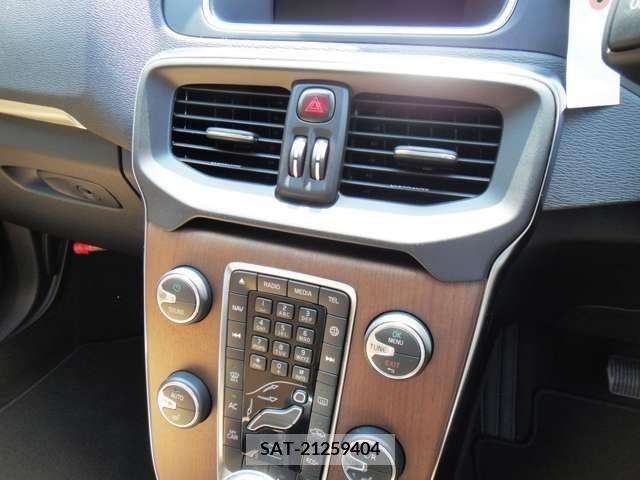 Volvo V40 2019-03 289696-12