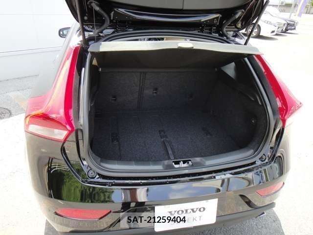 Volvo V40 2019-03 289696-16