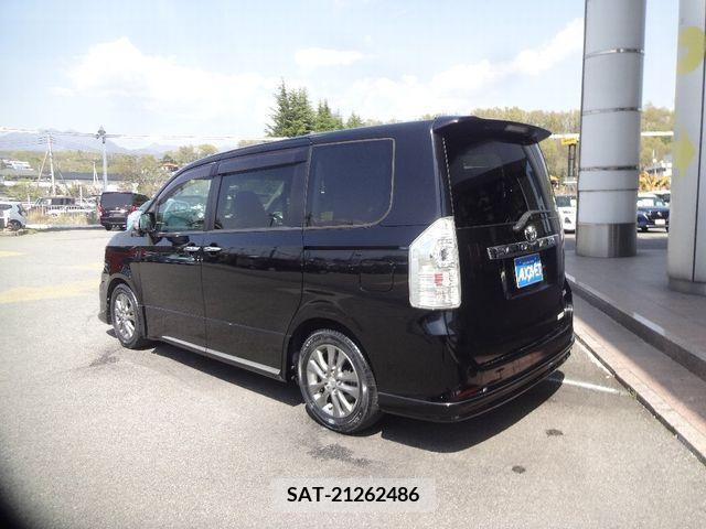 Toyota VOXY 2013-09 239058-5