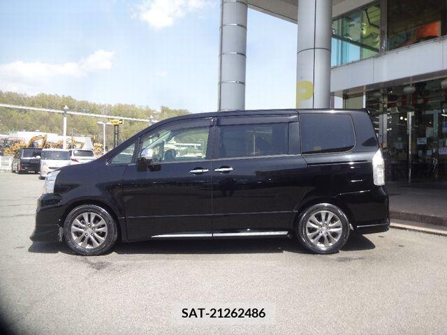 Toyota VOXY 2013-09 239058-6
