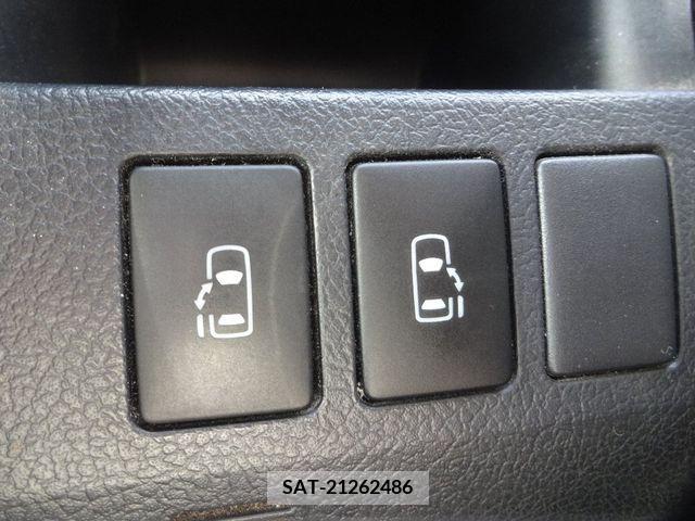 Toyota VOXY 2013-09 239058-18