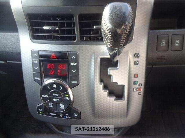 Toyota VOXY 2013-09 239058-15