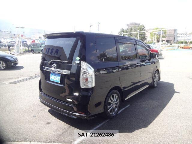 Toyota VOXY 2013-09 239058-1