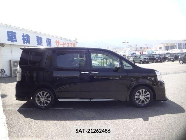 Toyota VOXY 2013-09 239058-3