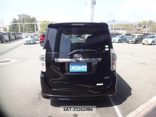 Toyota VOXY 2013-09 239058-4