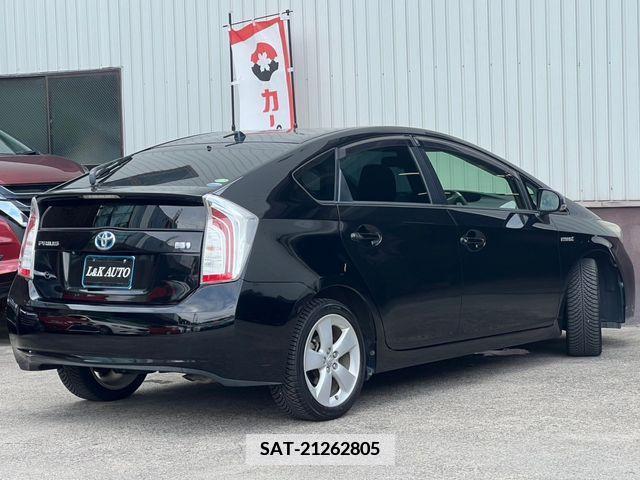Toyota PRIUS 2013-11 366690-1