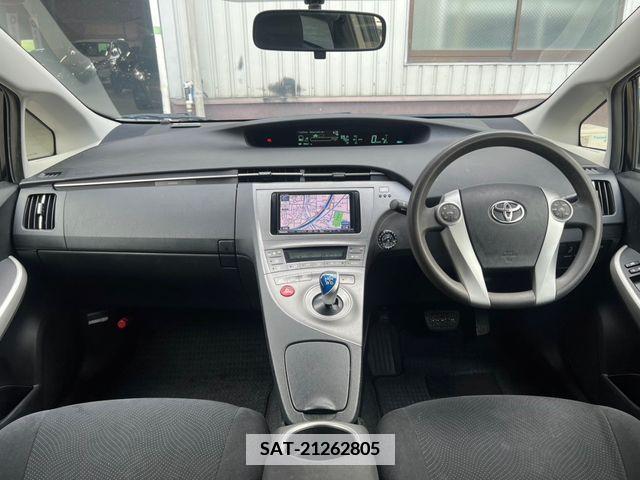 Toyota PRIUS 2013-11 366690-8