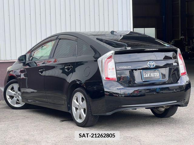 Toyota PRIUS 2013-11 366690-4