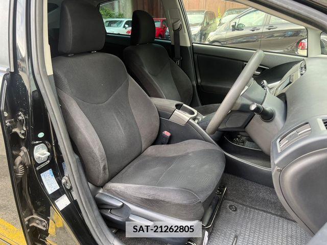 Toyota PRIUS 2013-11 366690-6