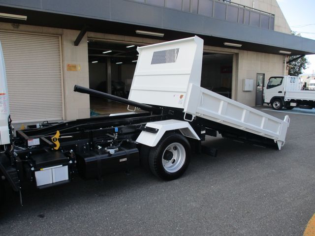 Mitsubishi CANTER 2023-05 14516-5